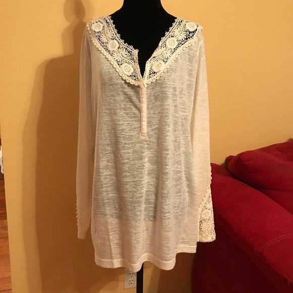 CATO Tops - 🌝New listing🌝Beautiful Burn Out Sweater